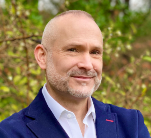 Steve Arnold is Chief, Global Head of Rare Disease at Amicus Therapeutics, bringing over 30 years of experience in the healthcare industry. He has led global teams in developing and delivering multiple therapies for rare conditions, including Pompe disease. His expertise in strategic planning and patient-focused innovation brings valuable insight to help advance therapies for people living with rare conditions.